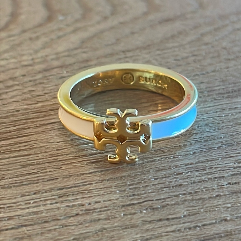 Tory Burch white enamel logo ring 💍